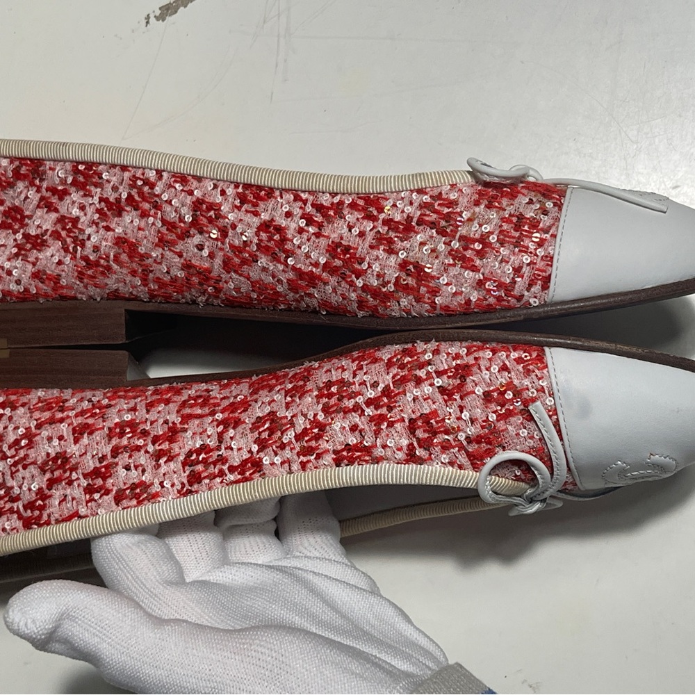 CHANEL Red Tweed & White Leather CC Bow Ballet Flats - Picture 4 of 13